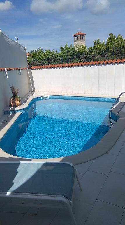 Holiday Pool House Pola Esterno foto